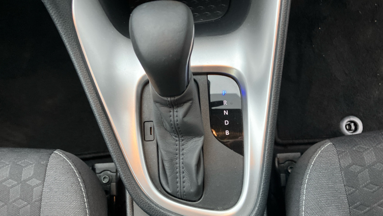 Toyota Yaris 1.5 Hybrid Design 5dr CVT Hybrid Hatchback